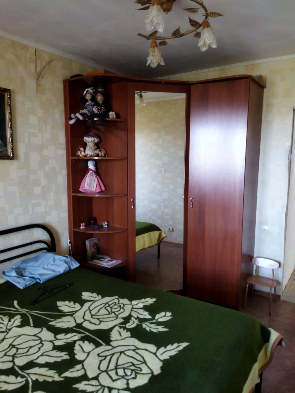 3-Room Apartment in Lazurnyi District