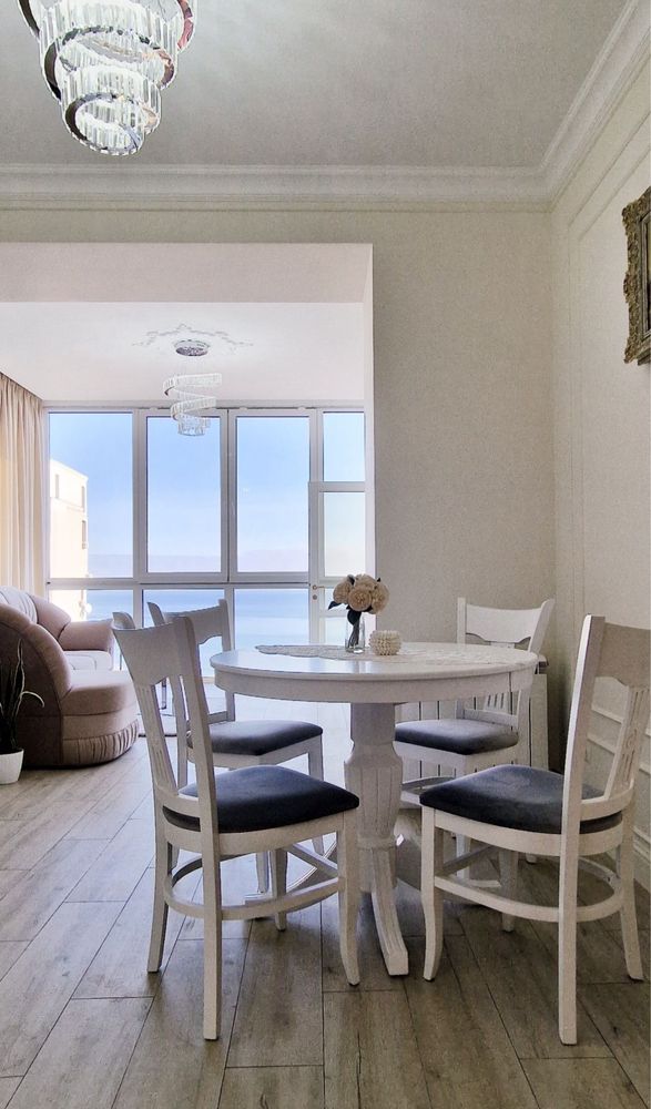 Spacious 3-bedroom apartment in elite building near sea with premium renovation