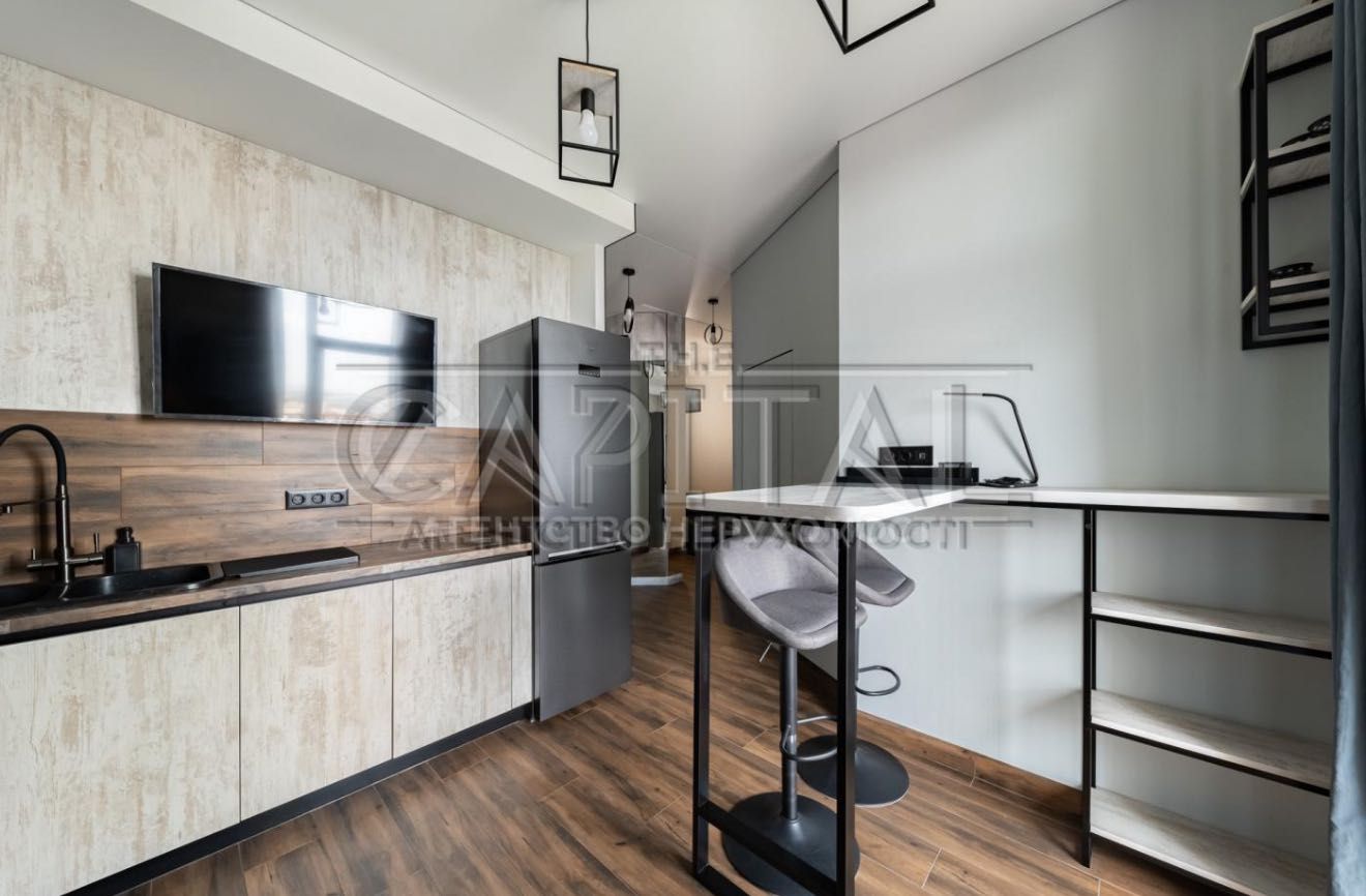 Stylish 1-bedroom apartment in premium residential complex 'Yaroslaviv Grad' in Kyiv city center