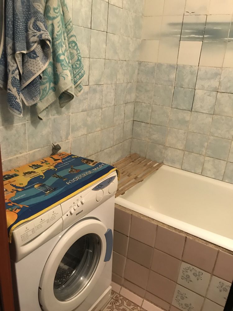 One-bedroom apartment with balcony in Troeshchina