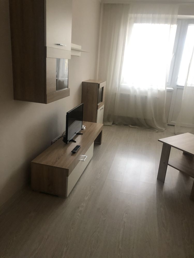 Comfortable, spacious apartment in a new building with quality furniture and appliances