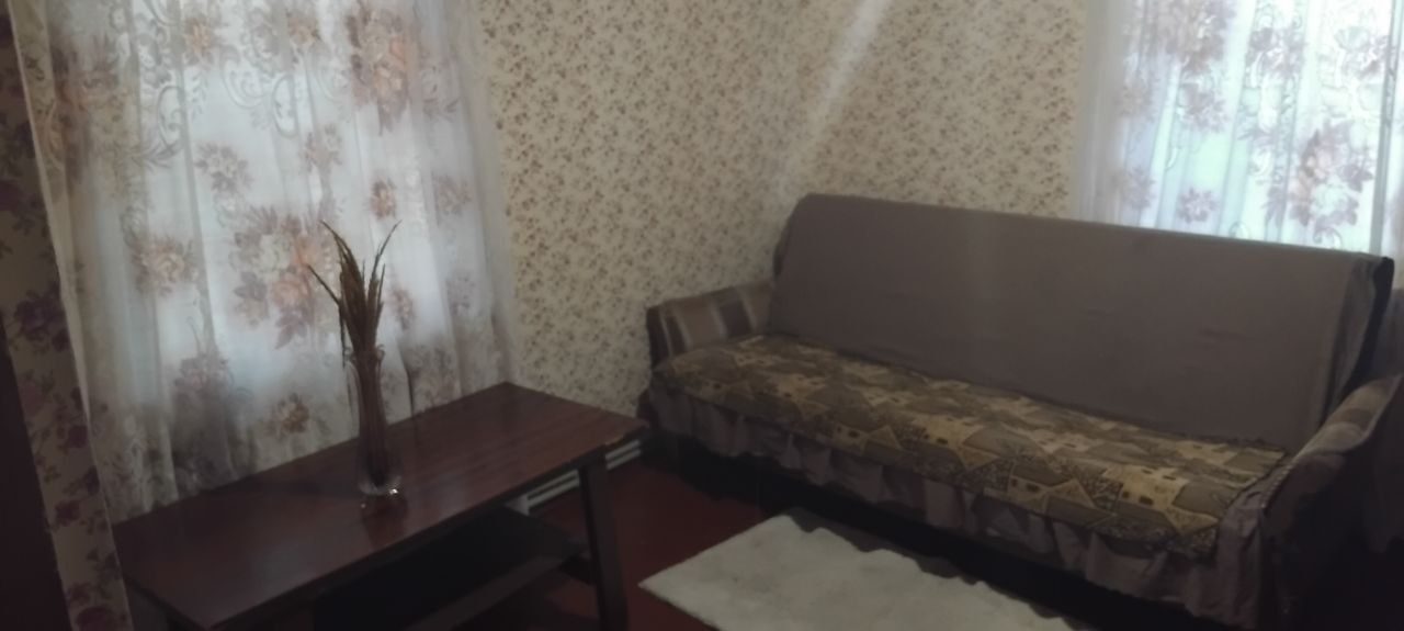 Small Private Sector Apartment Near Budapest, Separate Entrance
