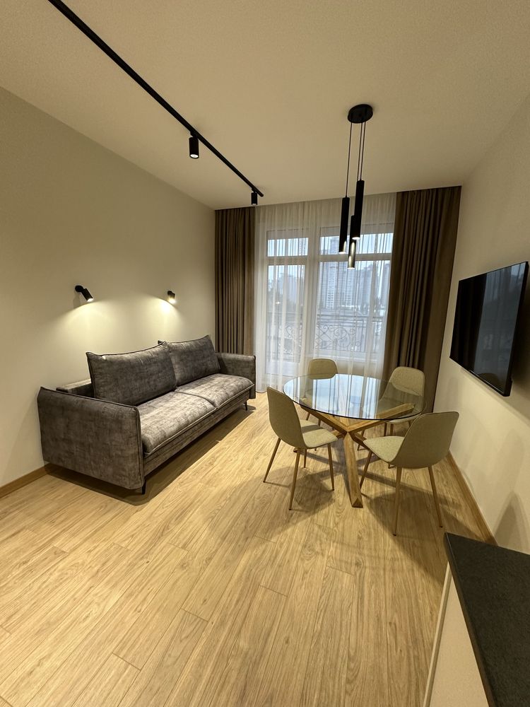 Modern 2-Bedroom Elite Apartment with Panoramic Views