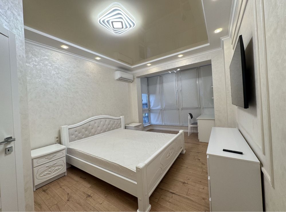 Stylish 2-Room Apartment in New Building with Studio Kitchen and Bedroom
