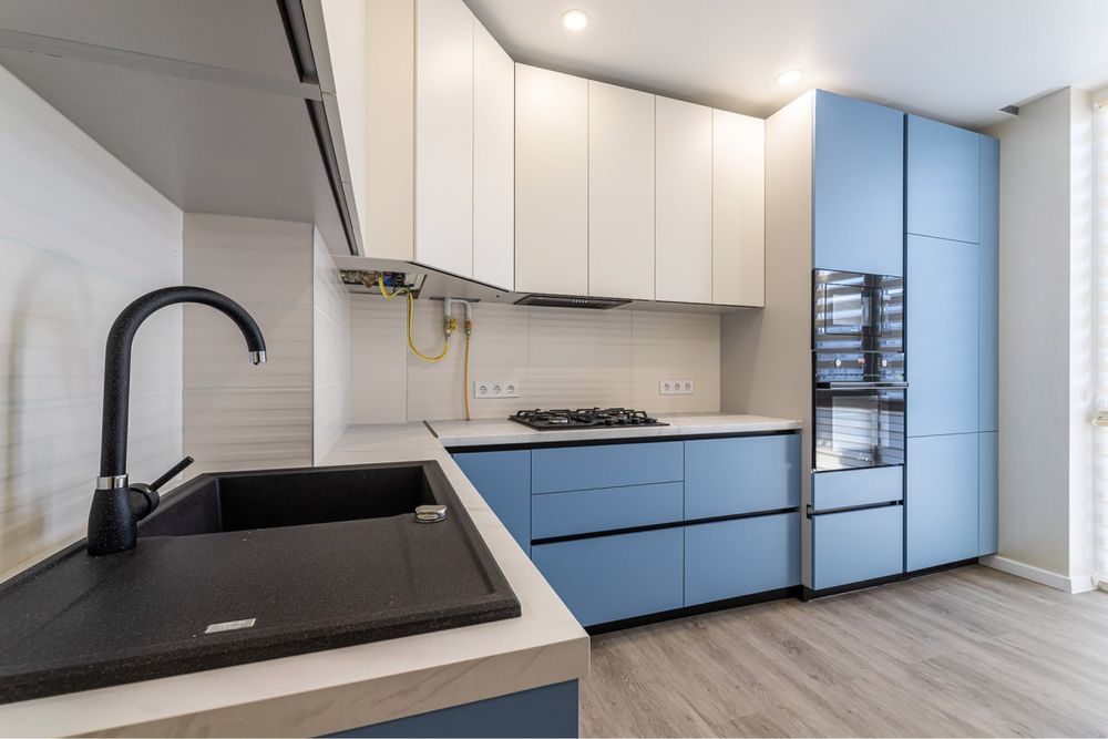 Modern 2-Bedroom Apartment with Designer Interior