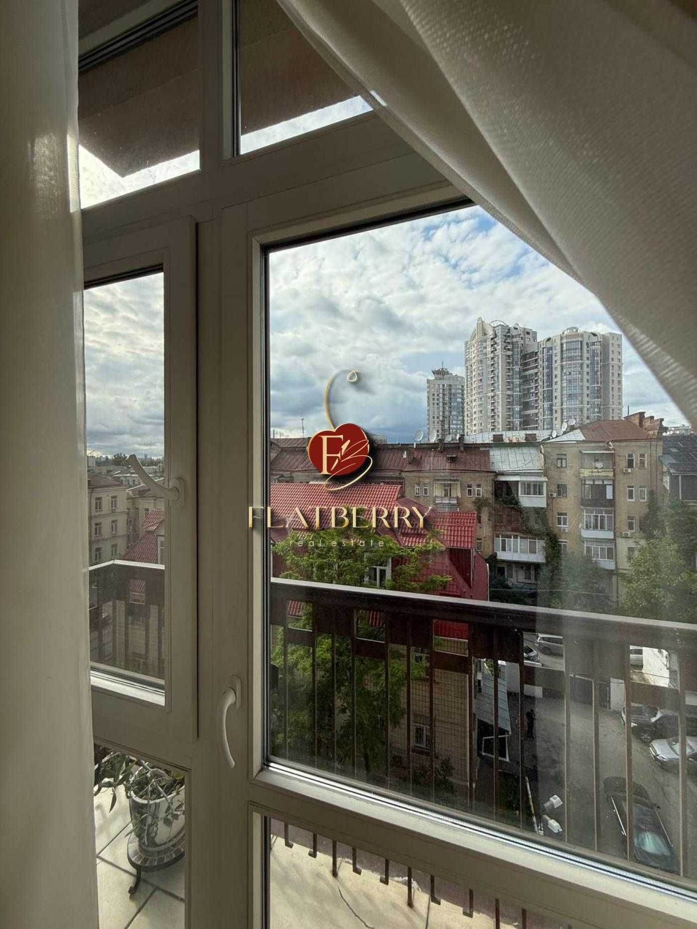 3-bedroom apartment in Botanic Paradise complex, Nazarovska Street