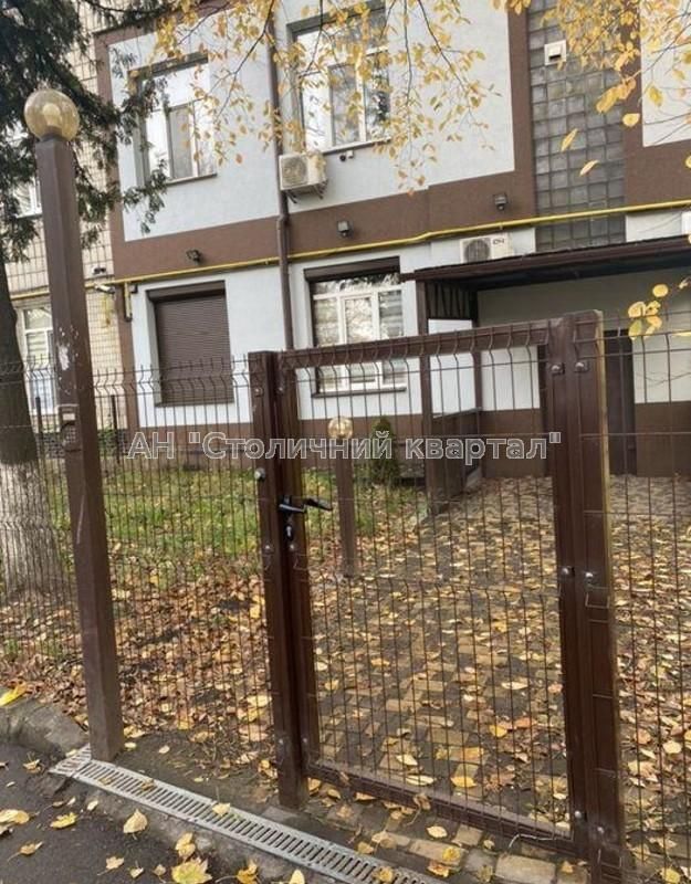 Comfortable 1-bedroom apartment near Beresteiska metro, fully equipped
