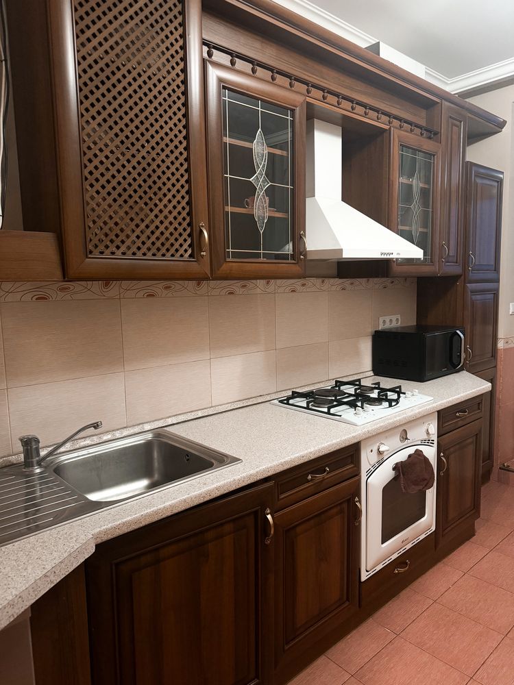 Spacious 2-Bedroom Apartment Near Park with Parking