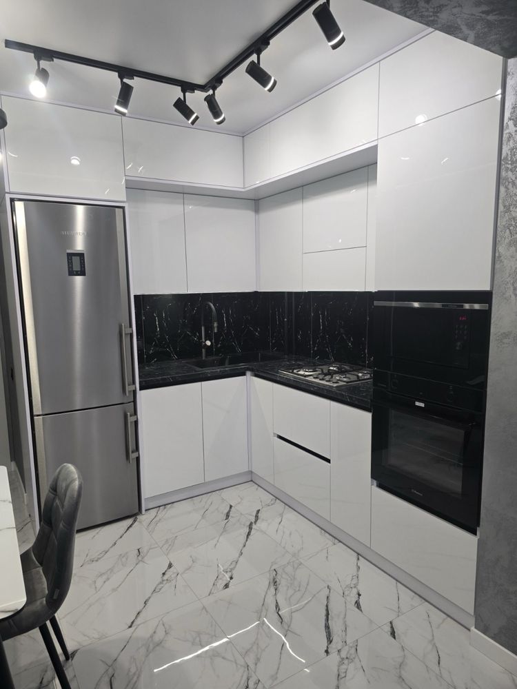 Spacious 2-room apartment in city center with modern design