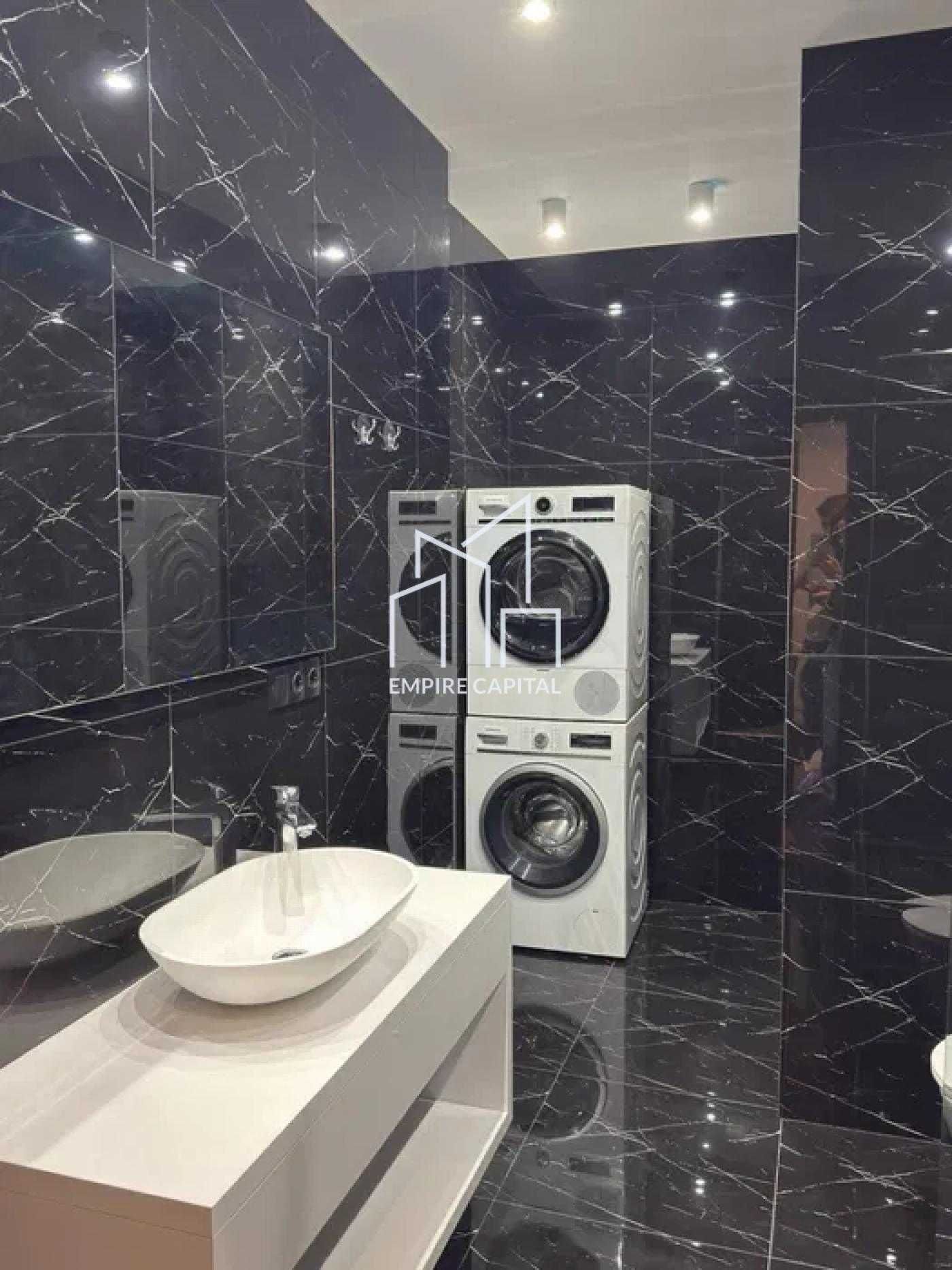 Designer Renovation Apartment on Sadova Street, New Building
