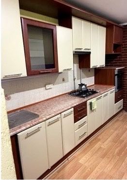 Довженко көшесіндегі кең 3 бөлмелі пәтер