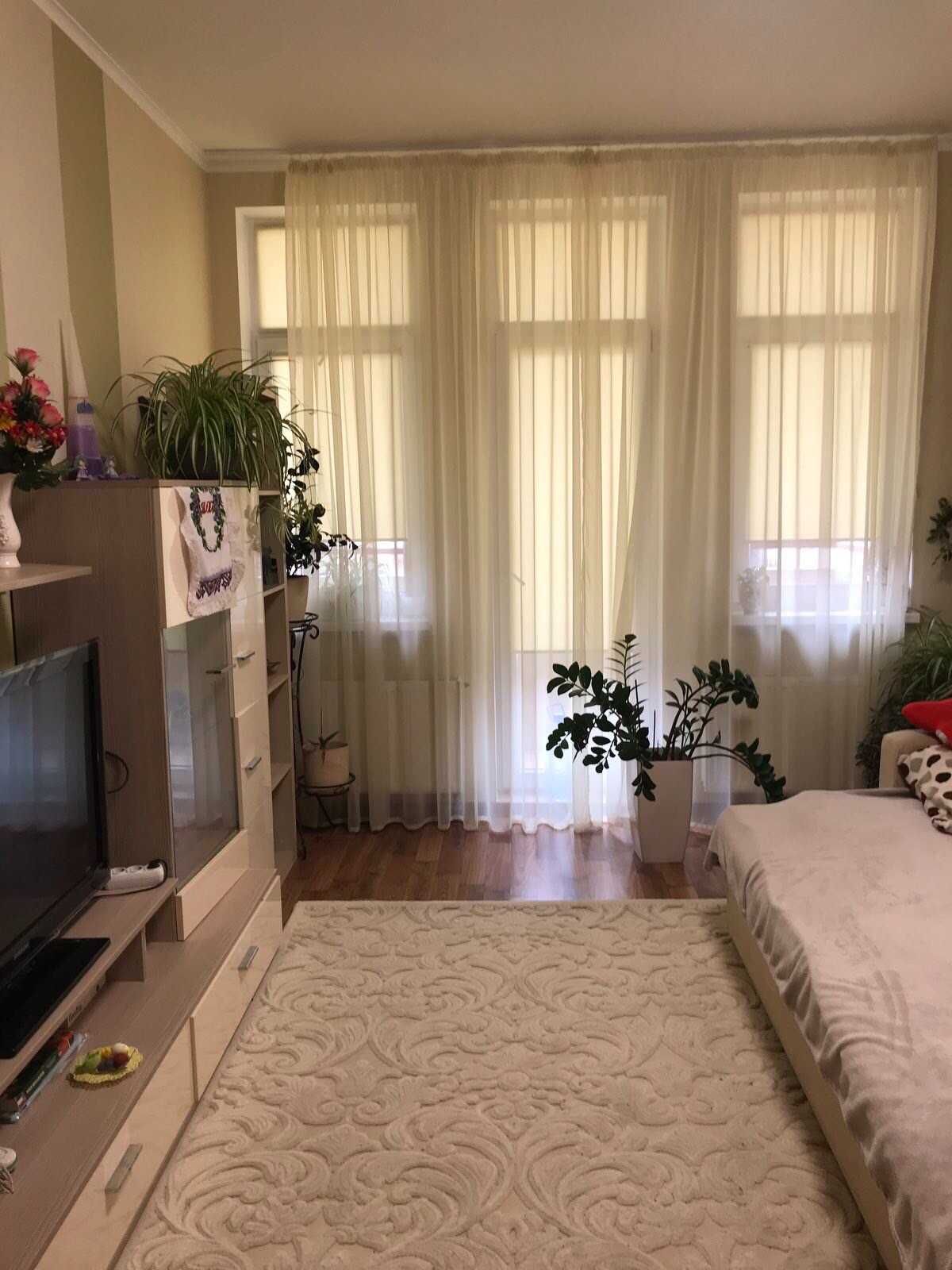 Spacious 2-bedroom apartment near Bozdosh Park with balconies and underground parking