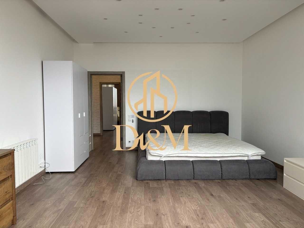 Modern 3-Bedroom Apartment Near Demiivska Metro
