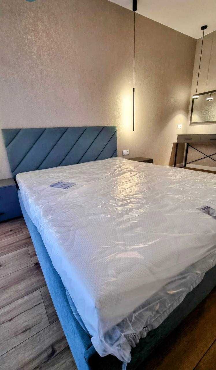 Modern 2-Bedroom Apartment with Panoramic Windows