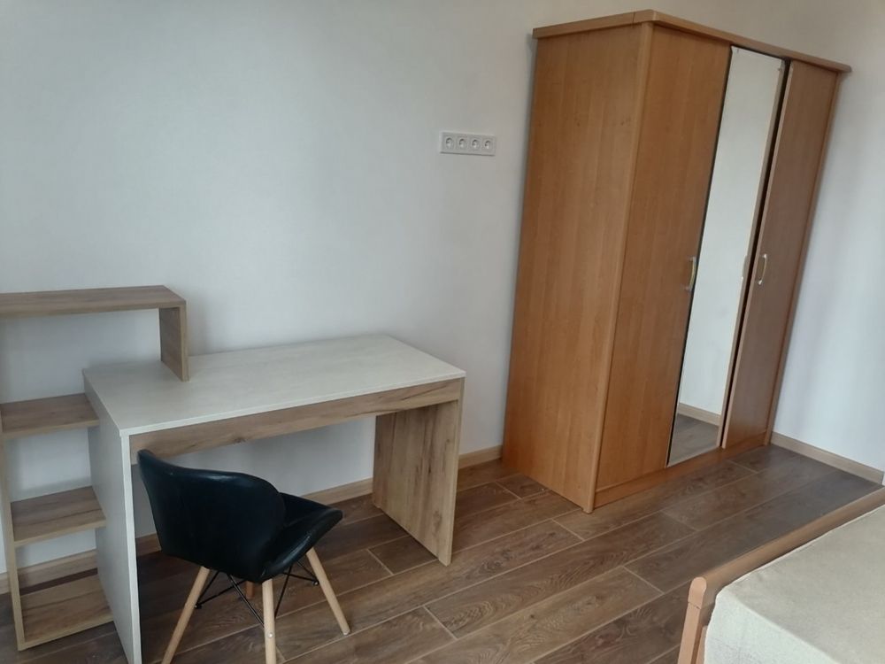 Modern 2-Bedroom Apartment with City View