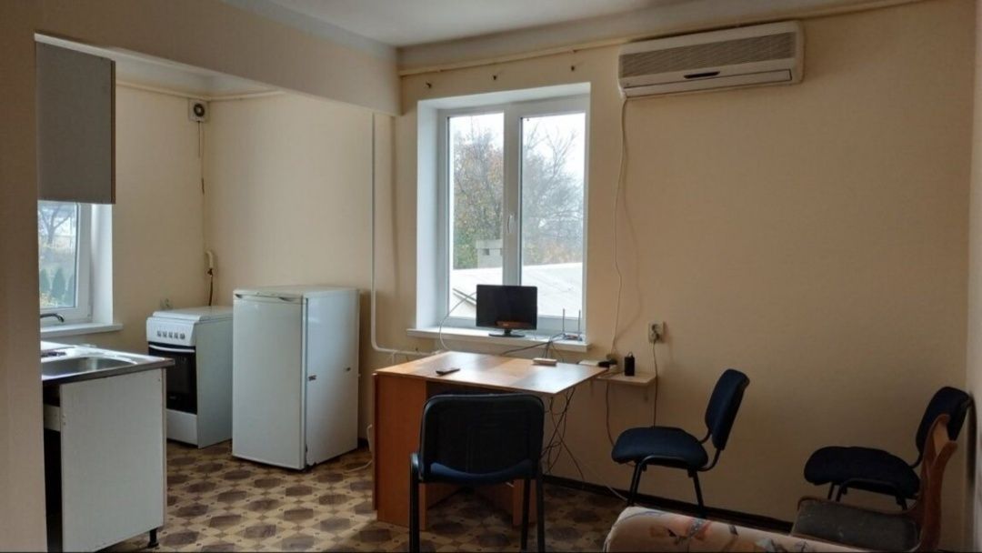 Spacious 2-Bedroom Apartment Near Metro with Utilities