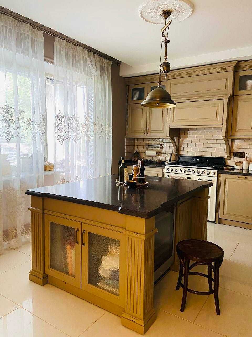 Premium Class VallMax Apartment with High-End Furnishings