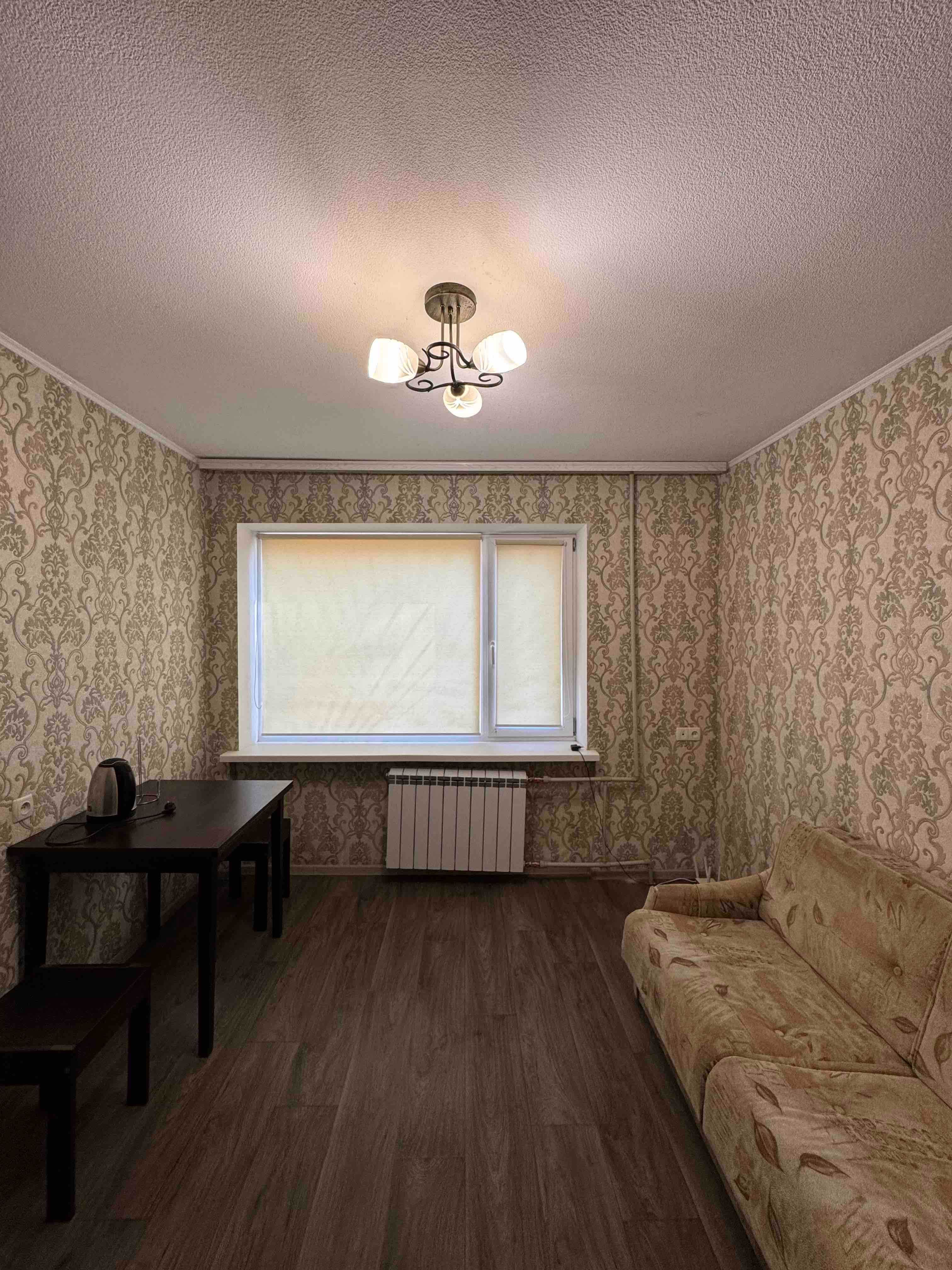 Renovated Studio Apartment Near Shopping Centers