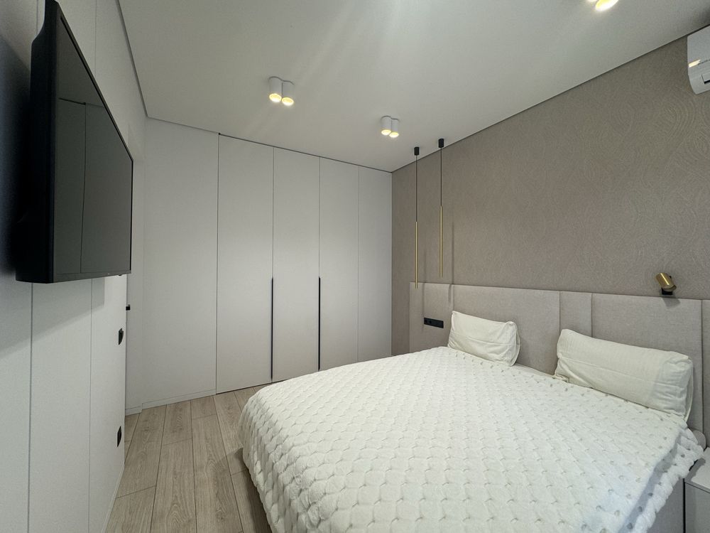 Two-bedroom apartment in Park Land complex with practical layout