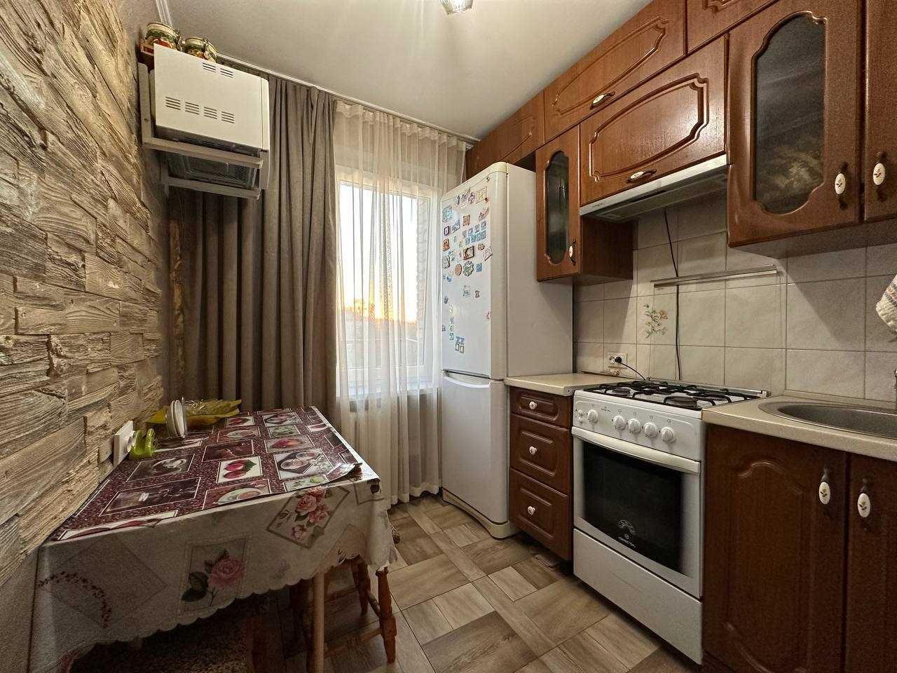 1-Bedroom Apartment with Built-in Wardrobes in Vynnyky
