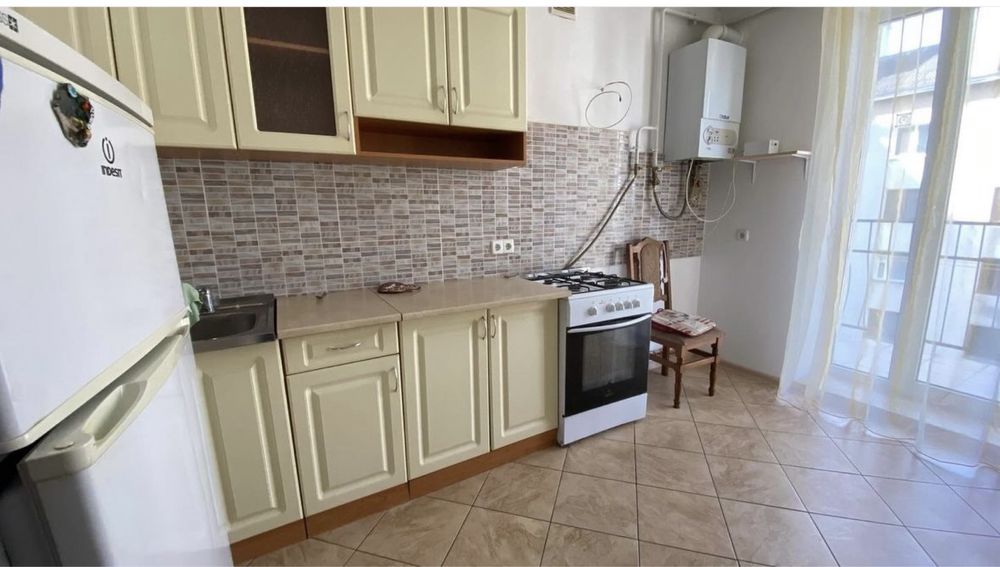 2-Room Apartment in City Center with Separate Rooms