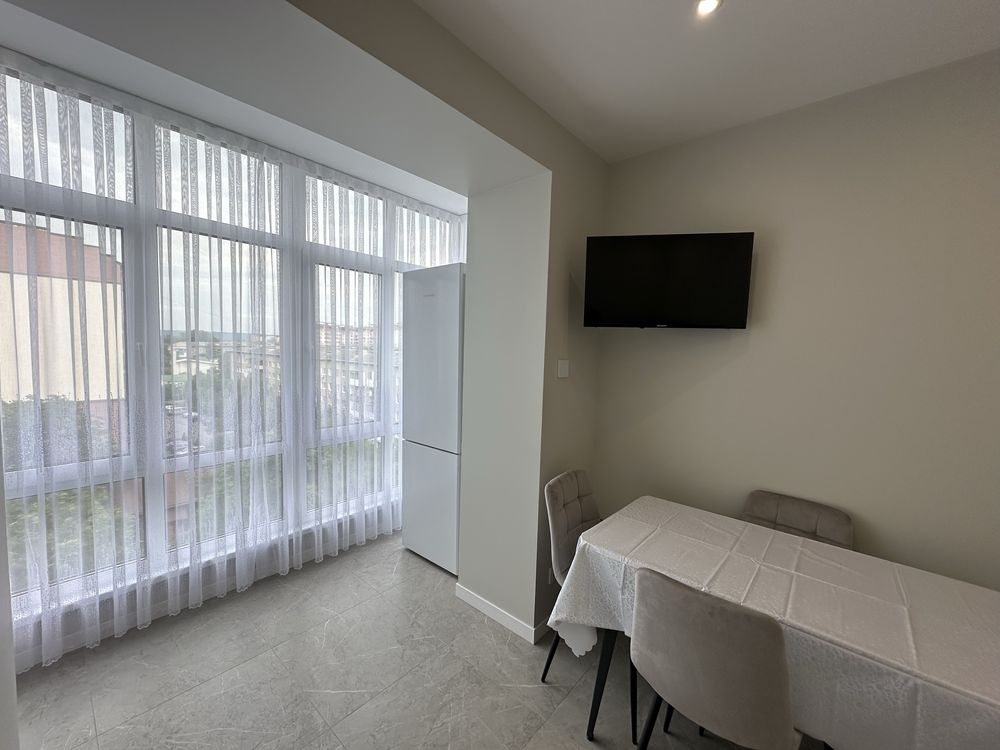Stylish 2-Room Apartment on Karpatska Street - First Rental