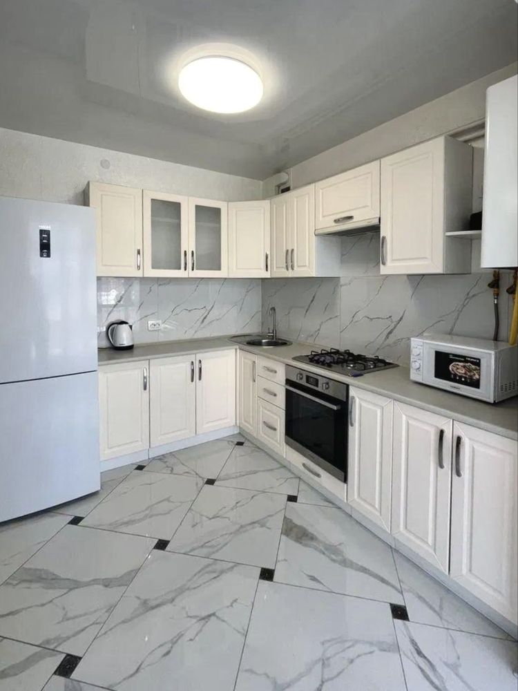 1-Bedroom Apartment in City Center with Euro Renovation