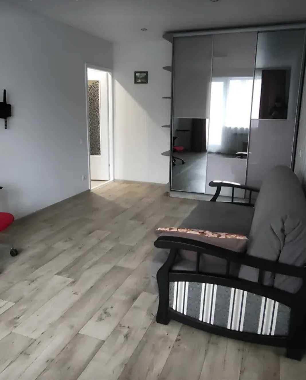 Cozy 1-bedroom apartment near Peremohy Metro with new renovation