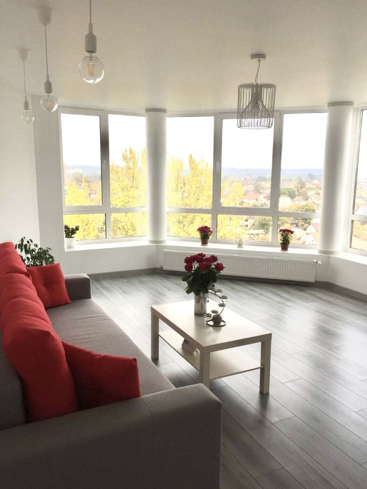 3-Room Panoramic Apartment in Veselka Richkova Complex