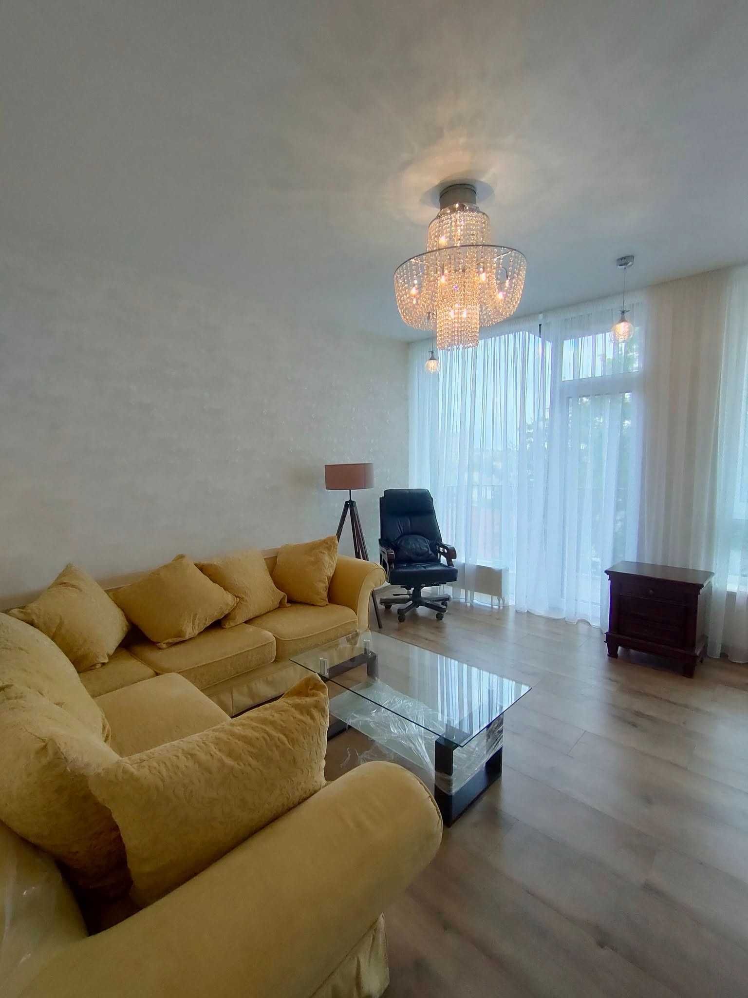 3-Bedroom Apartment at Avdeeva-Chernomorskogo 7, Spacious and Brand New