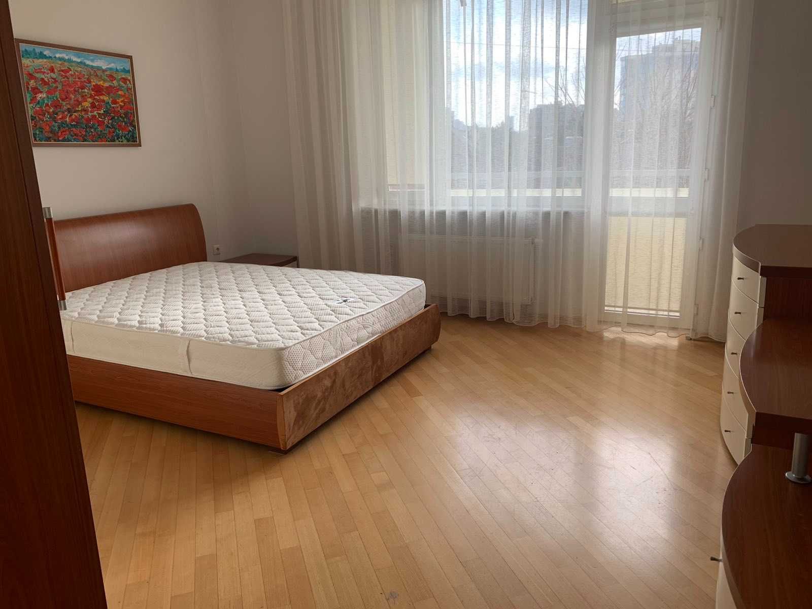 Three-bedroom apartment in Arkadia Complex on Uiutna Street with Pool