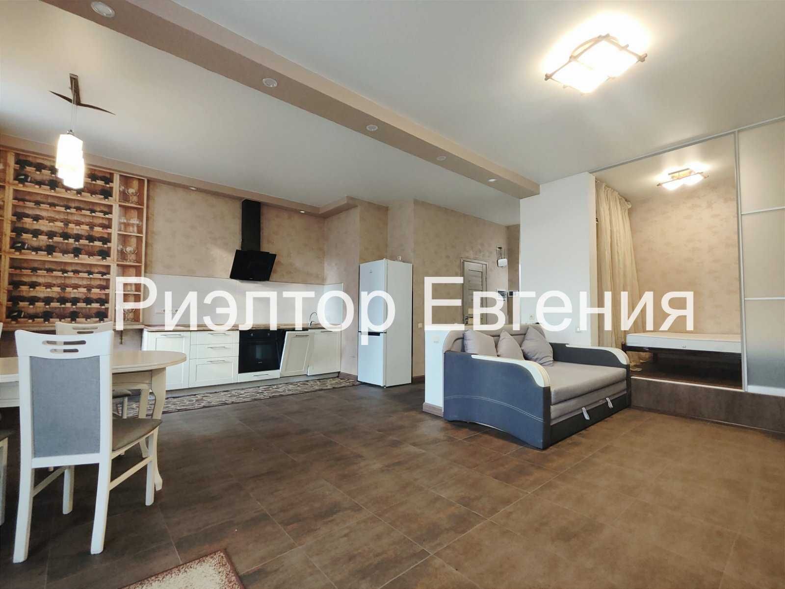 Modern 40m² Studio with Designer Interior Near Sea