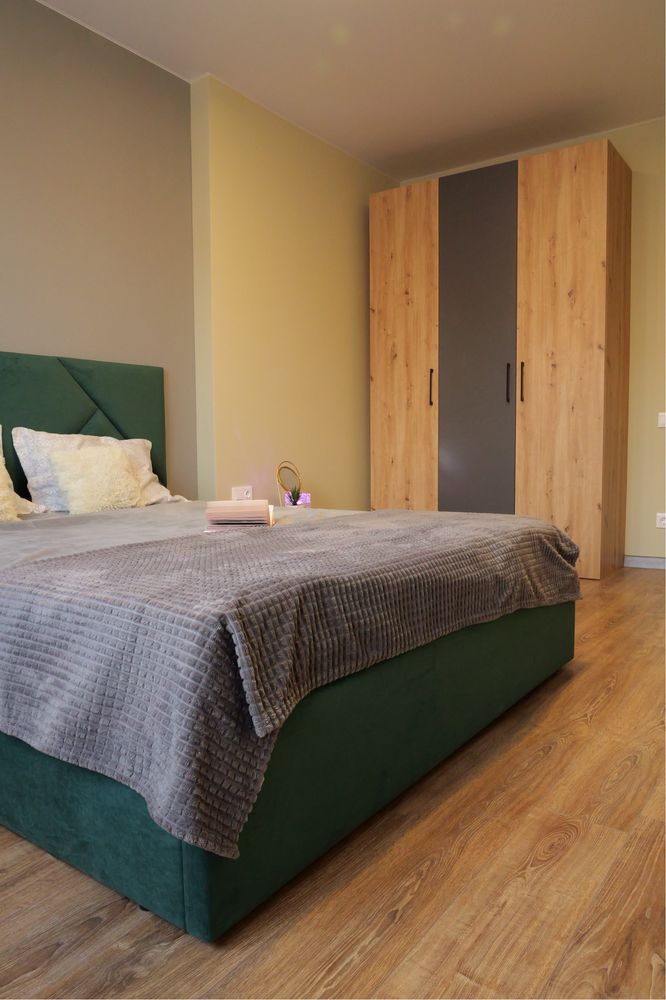 2-Room Apartment in Bahahovutivskyi Complex - Low Floor, Fully Equipped