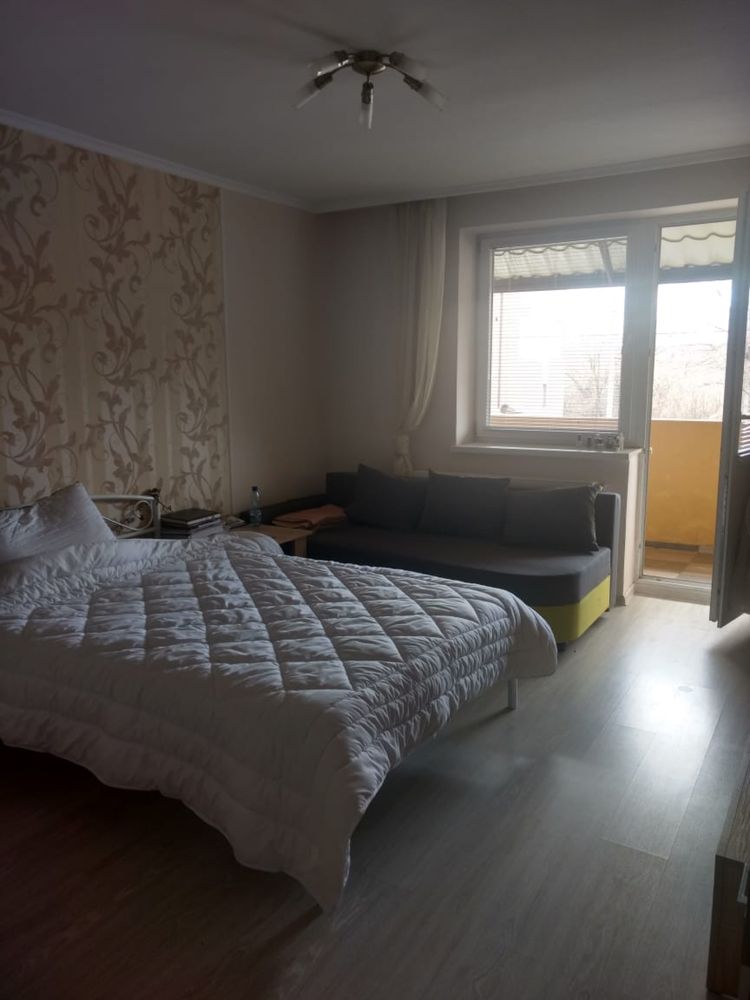 Spacious 49m² City Center Apartment with Balcony
