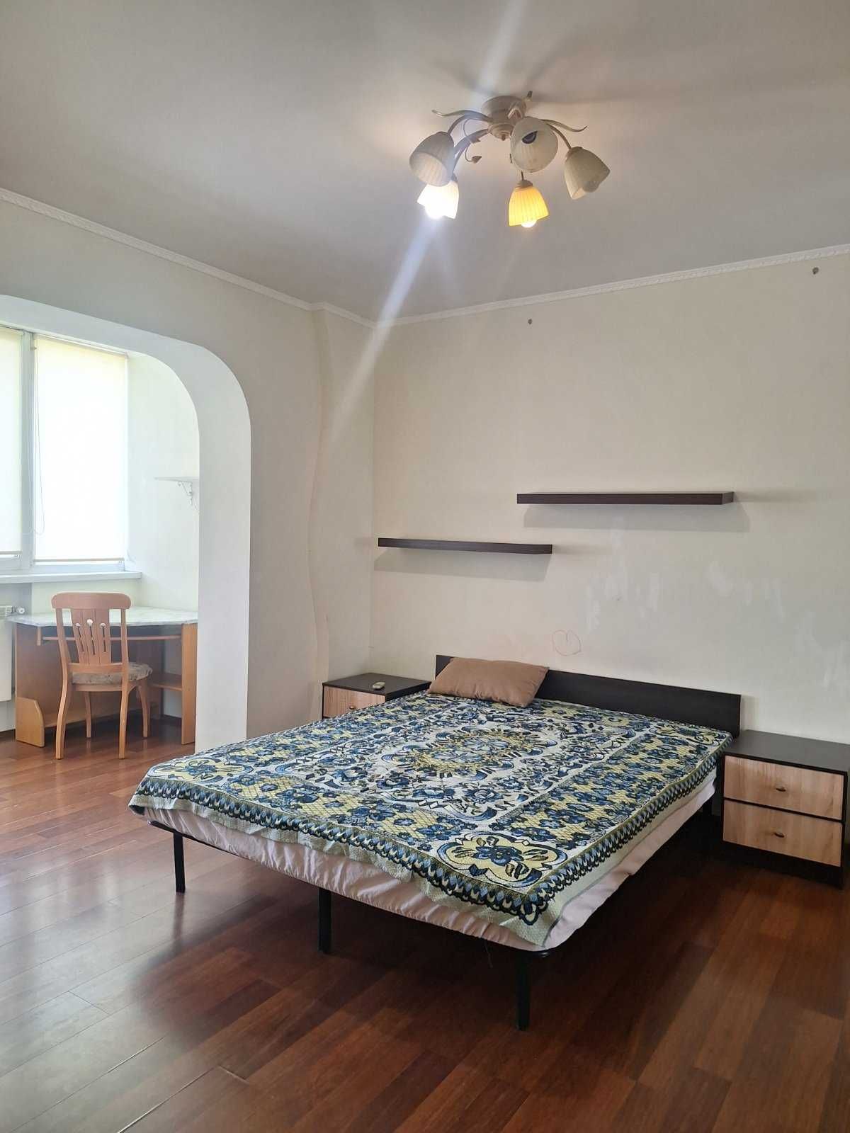 2-Room Apartment in Desnyanski District, Troieshchyna