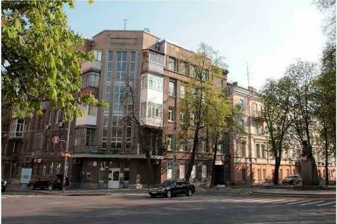 Comfortable Apartment in Pechersk District near Arsenalna Metro