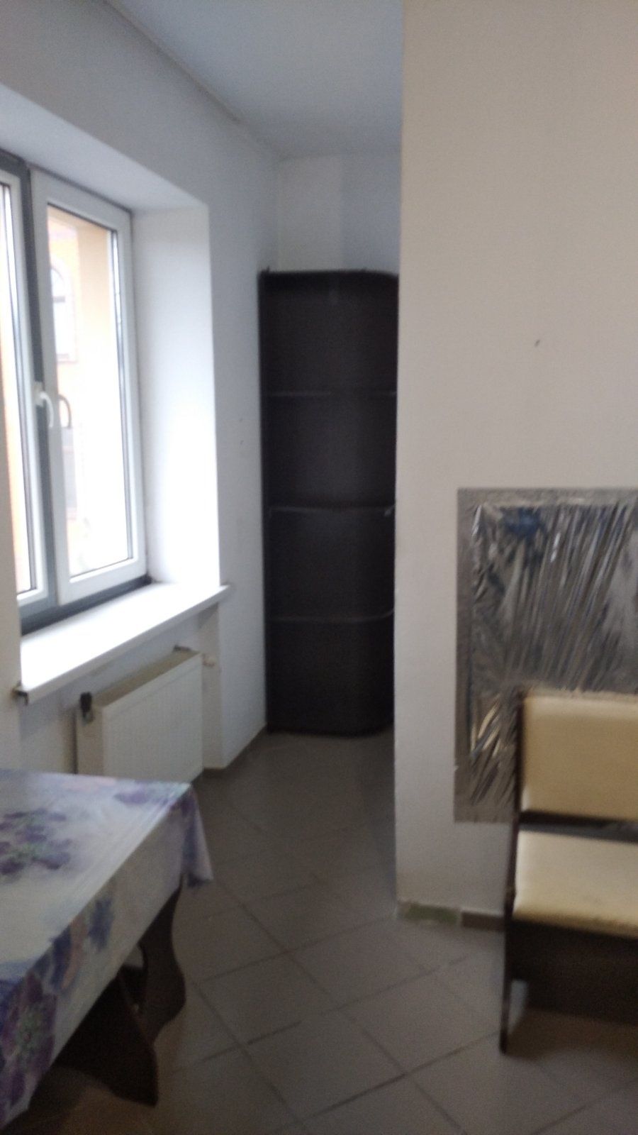 Modern Studio Apartment with Parking Near Metro