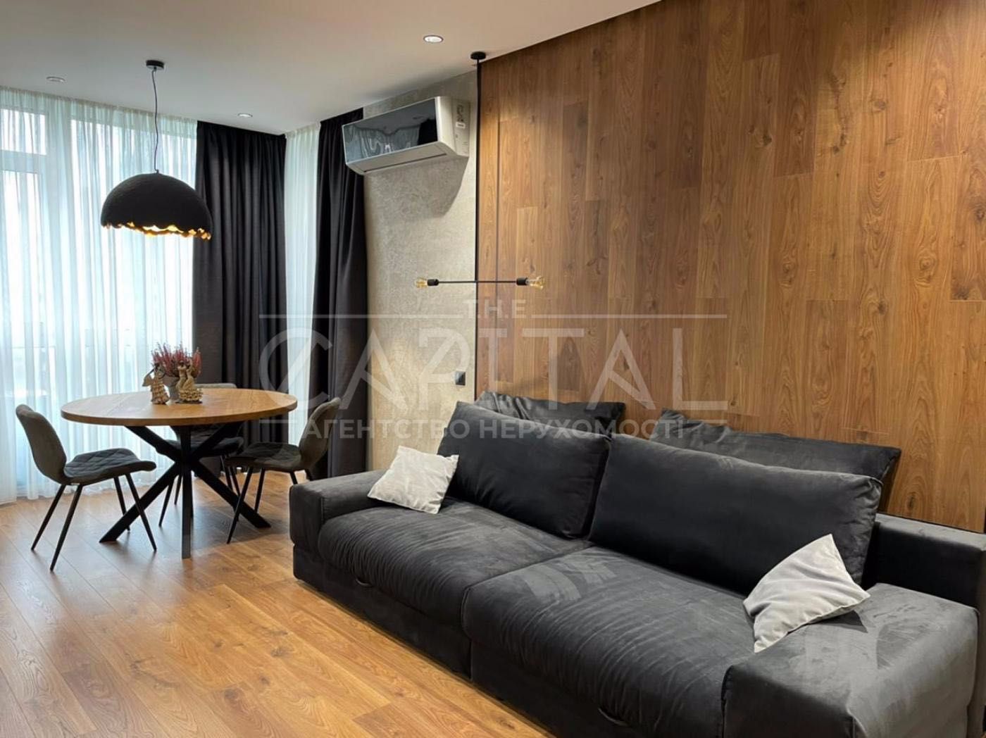 3-Bedroom Apartment in French Quarter 2 Complex, Kyiv