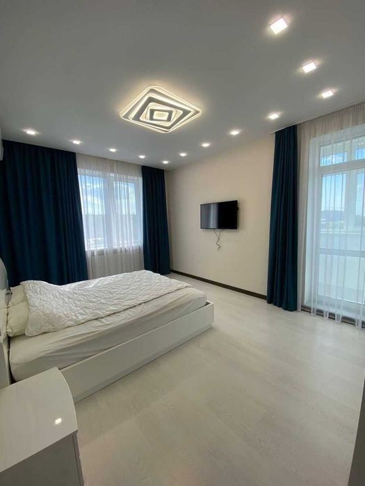 3-Room Apartment in Chkalovskyi Complex, City Center, 90m²