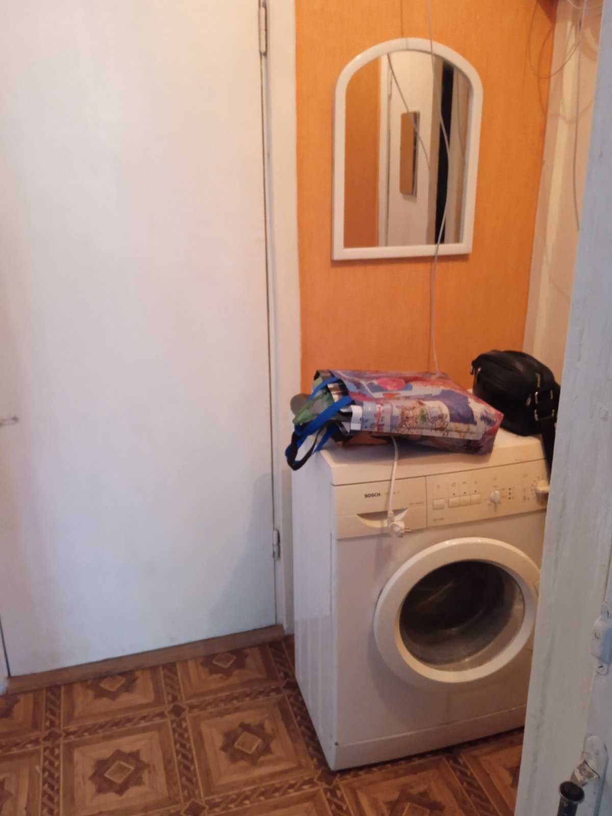 1-Room Apartment on Kozatska Street with Essential Amenities