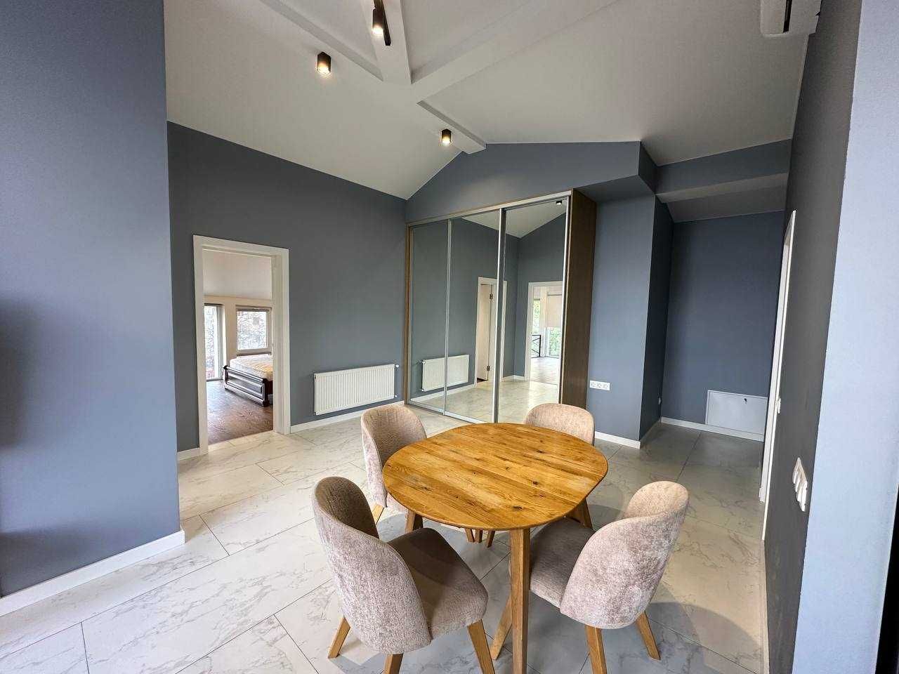 2-Room Apartment with Designer Renovation in New Building on Kniahyni Olhy Street