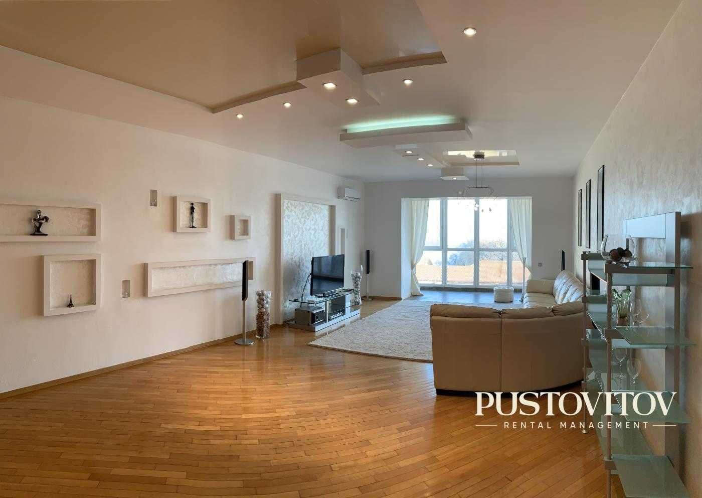 Spacious Sea View Apartment at Liderovsky Boulevard