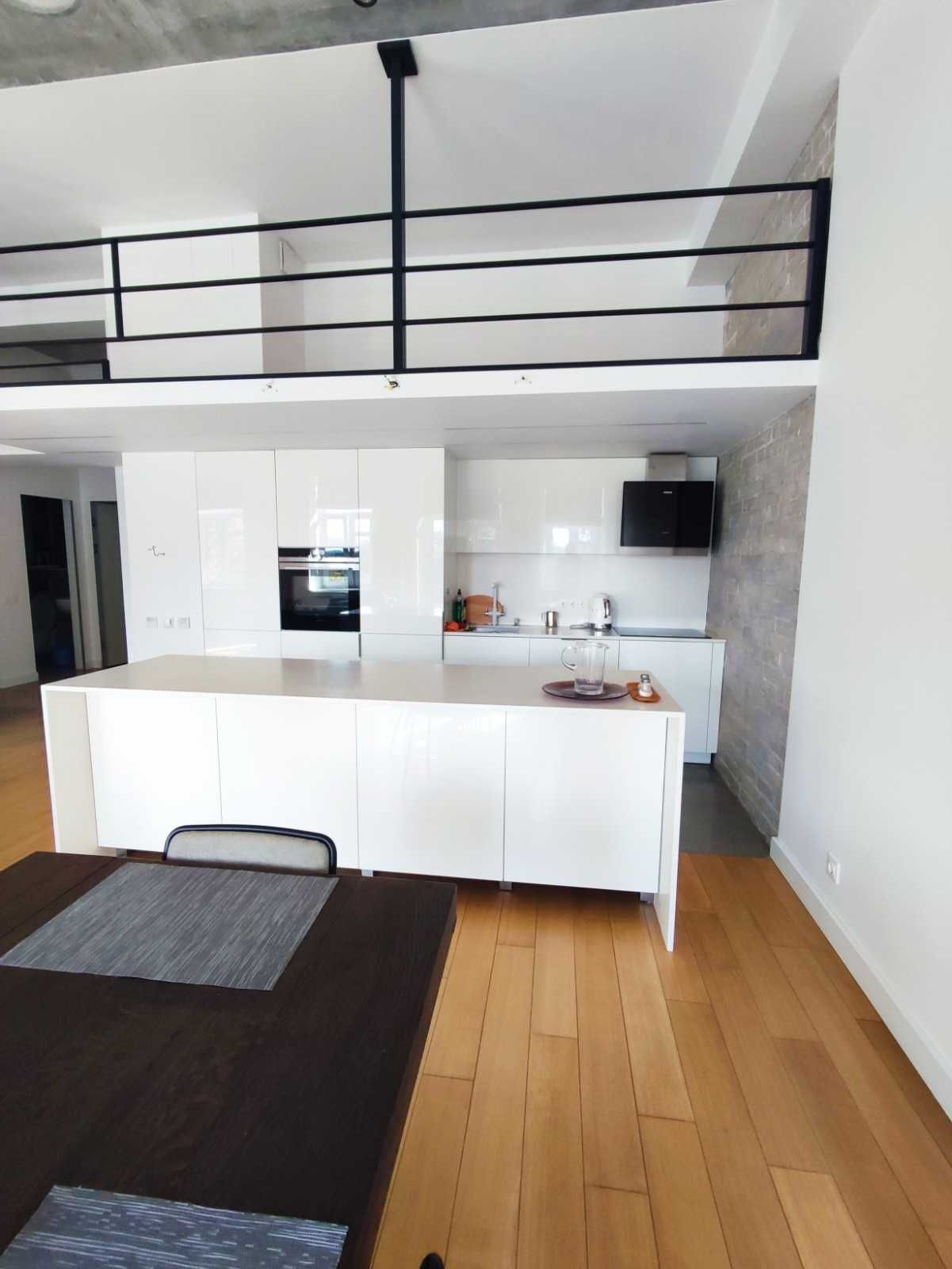 4-bedroom designer apartment in new club house in city center