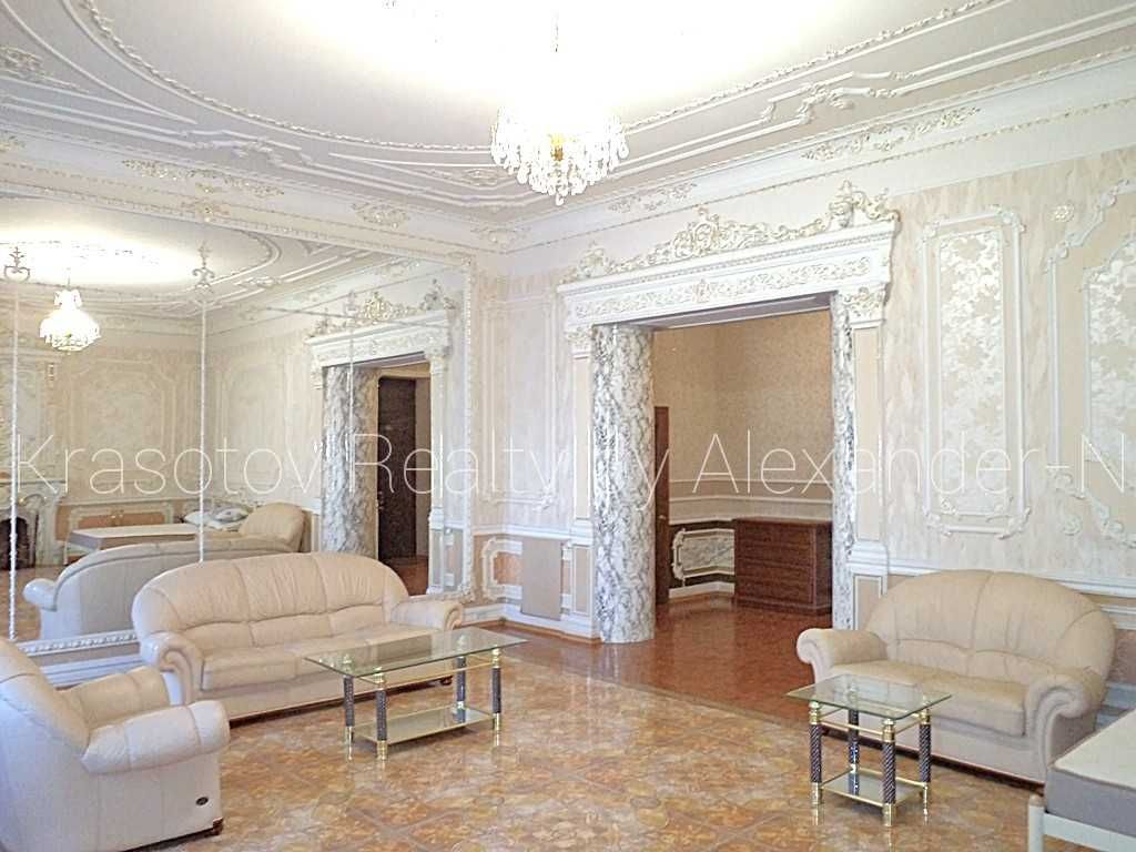 Luxury Apartment in Historic Architectural Monument in Odessa City Center