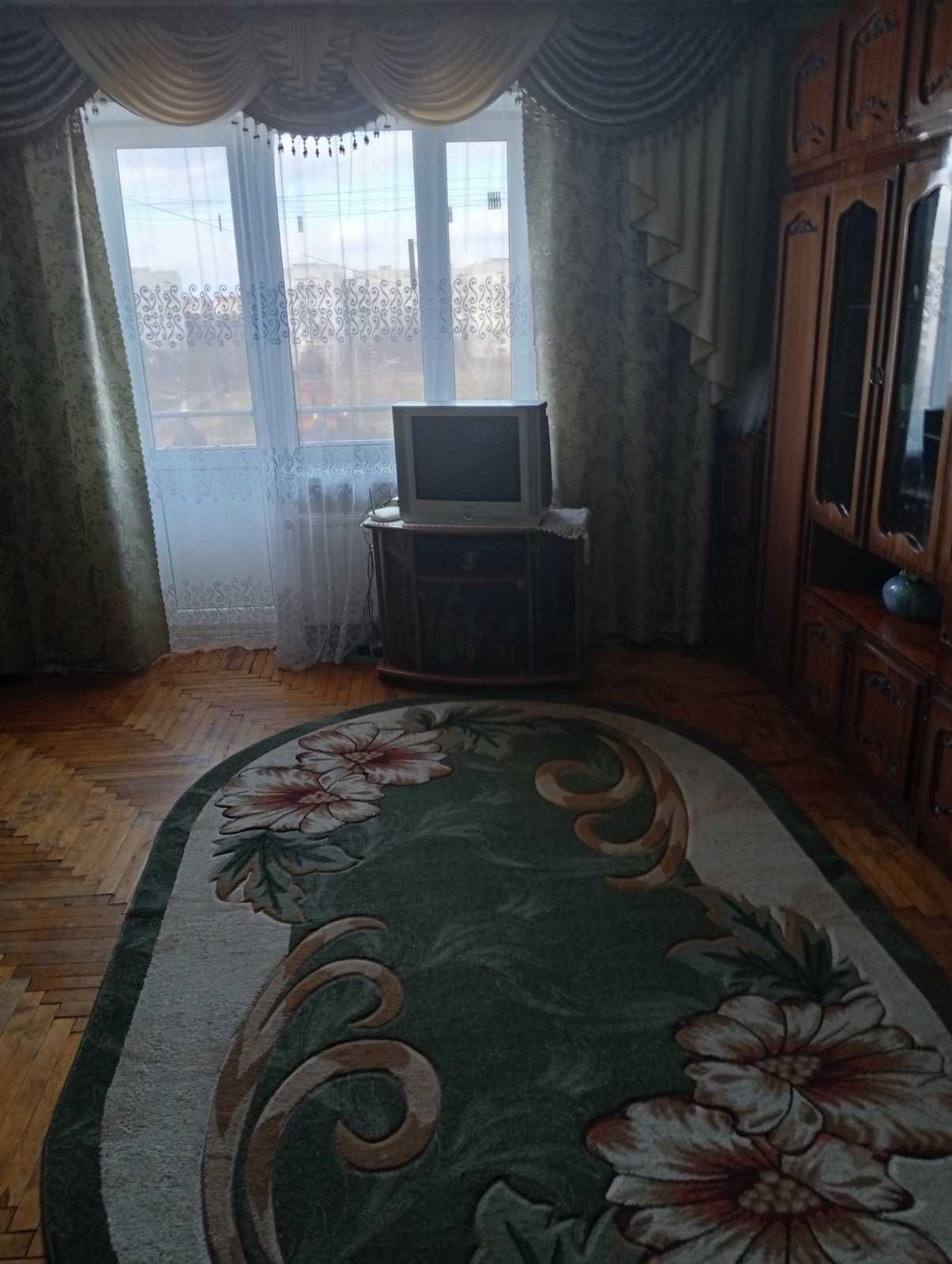 3-Room Apartment in Drohobych, Brick Building, 8th Floor