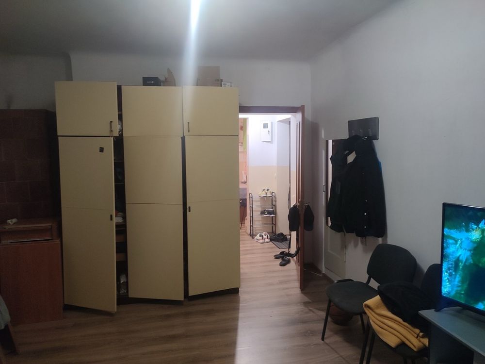 1-Room Apartment on Bilotserkivska Street, Compact Living Space