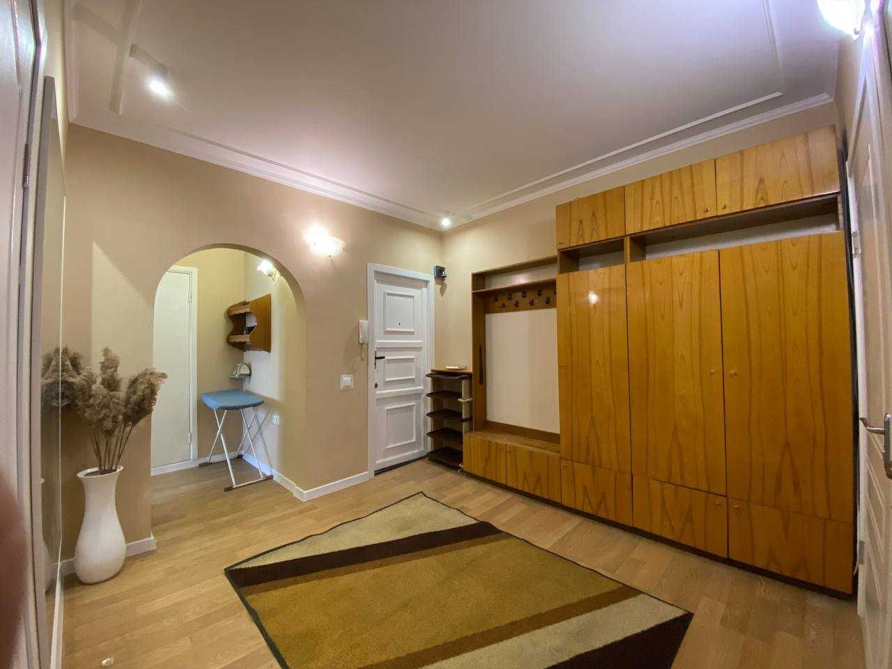 3-Room Apartment in Dniprovskyi District, Kyiv