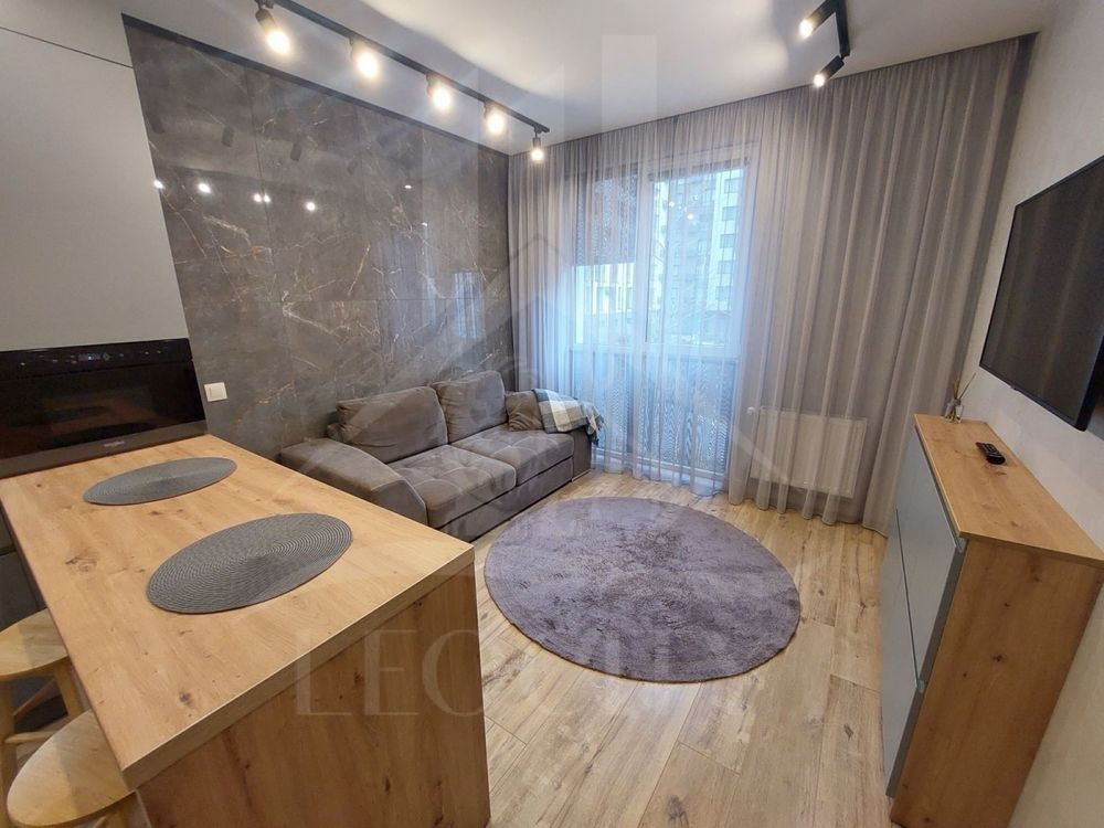 Stylish Business-Class 1-Bedroom Apartment with Designer Renovation