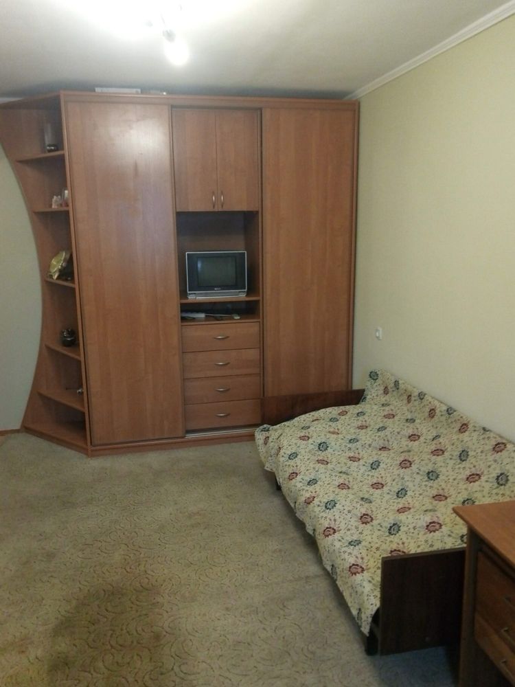 Cozy 1-Bedroom Apartment Near Darnytsia Park