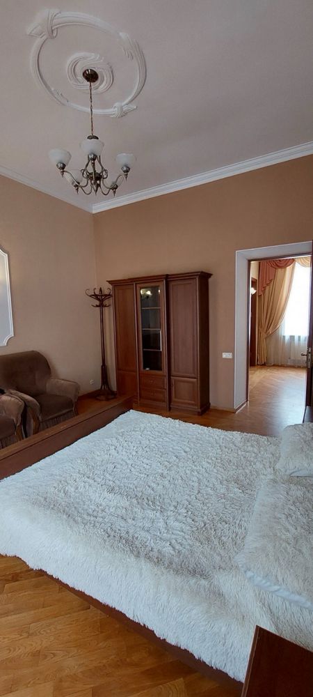 Spacious 3-Bedroom Apartment in City Center